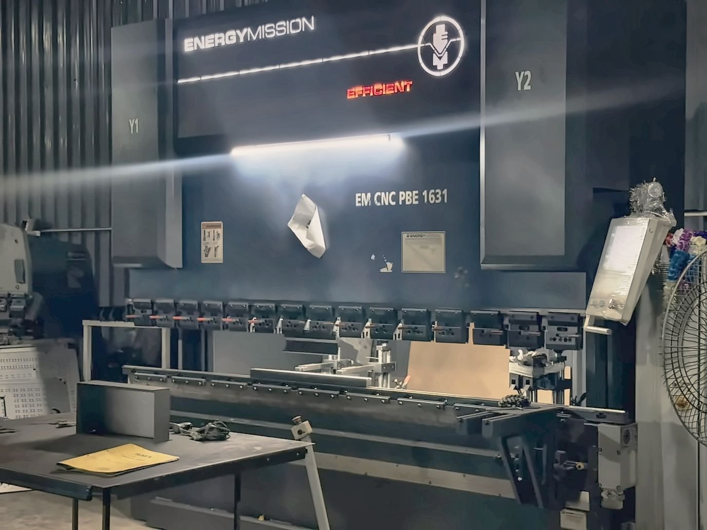 CNC press brake used for bending